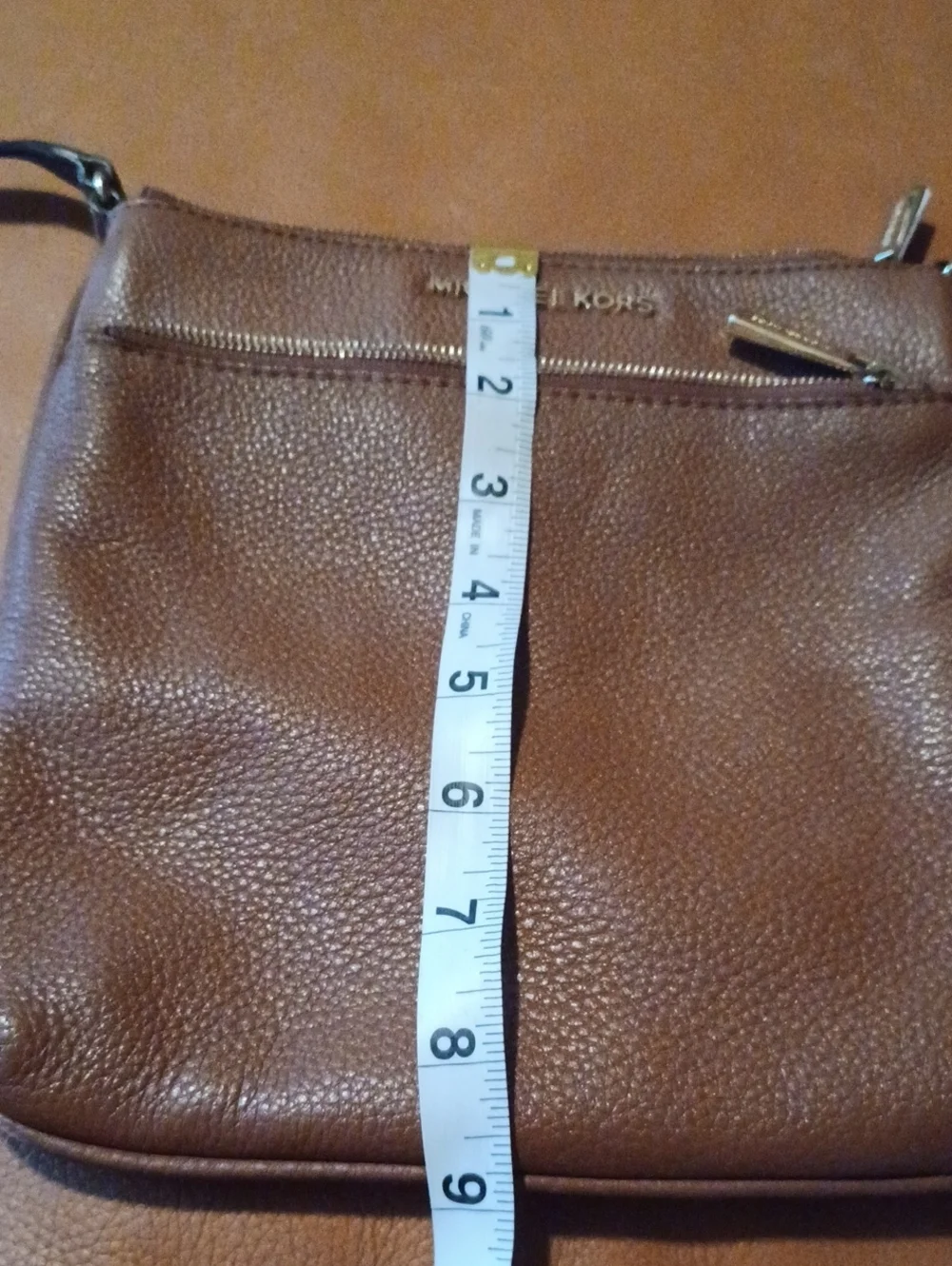 > Michael Kors Classic Brown Leather Crossbody Bag - Minimalist Everyday Style